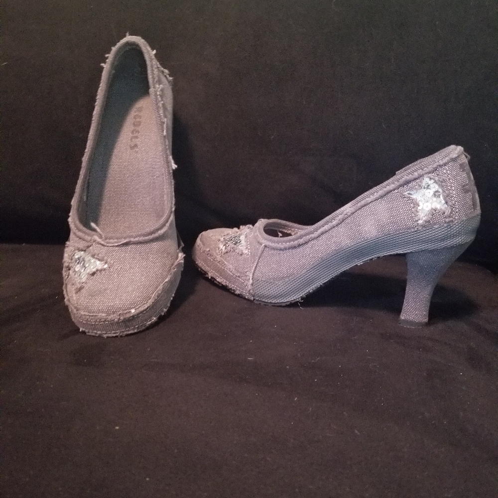 Rebel's Gray Heel